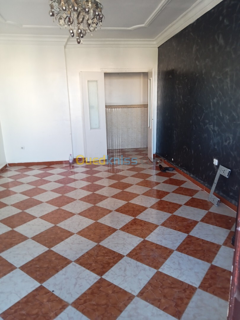 Location Appartement F3 Alger Les eucalyptus