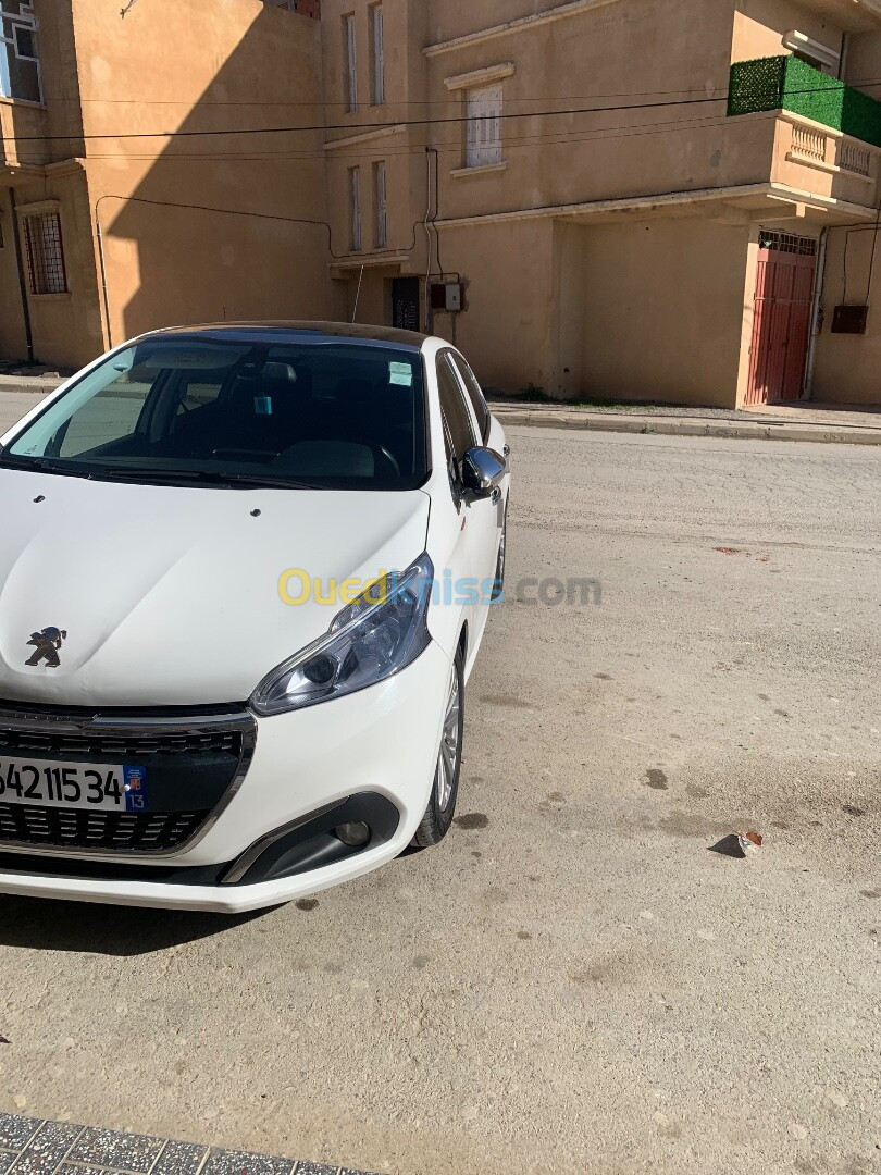 Peugeot 208 2015 Allure Facelift