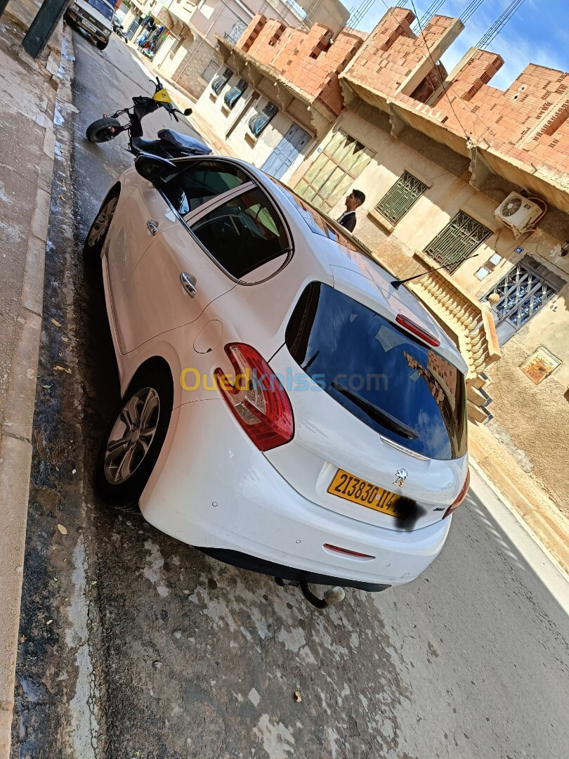 Peugeot 208 2014 Allure