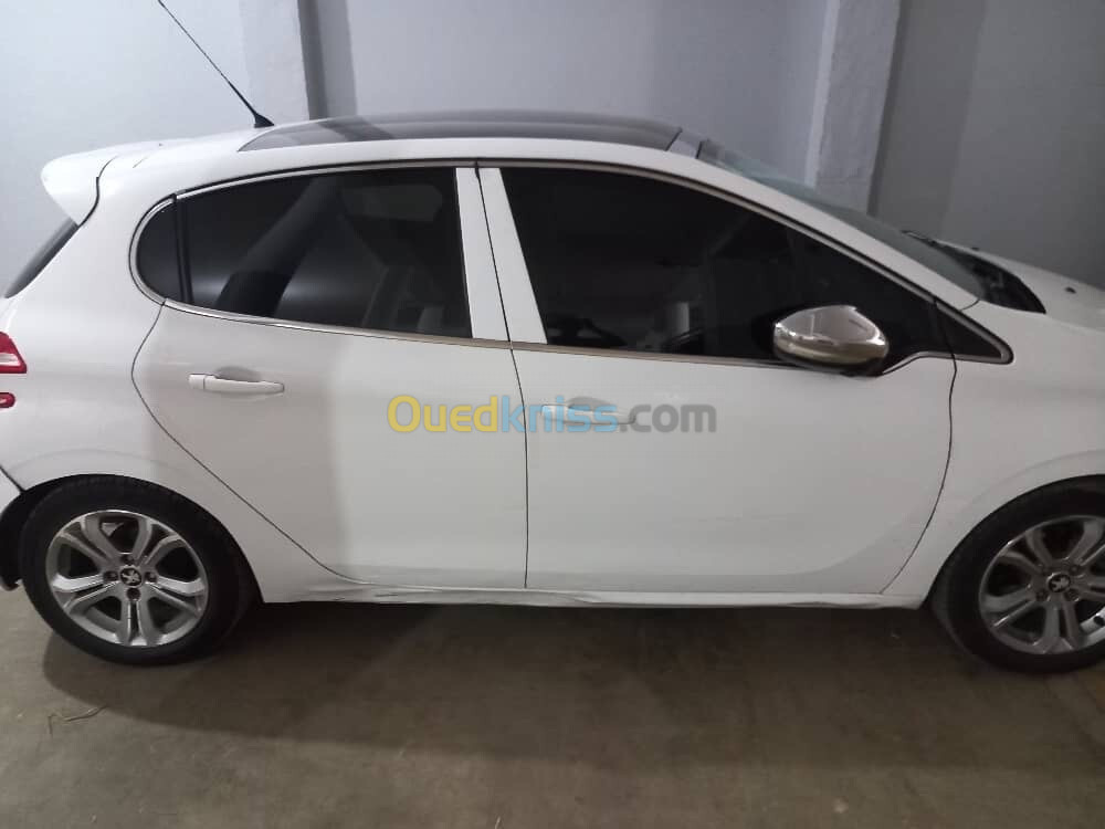 Peugeot 208 2013 208