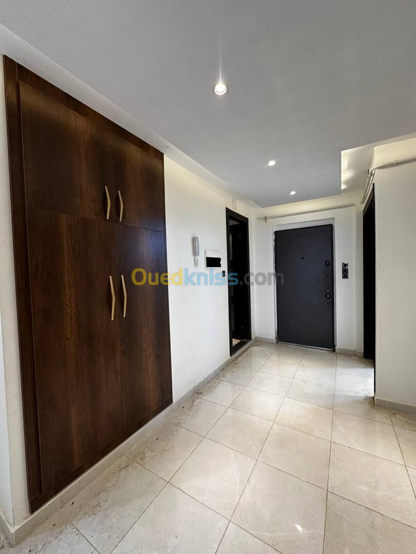 Vente Appartement F4 Alger Bordj el bahri