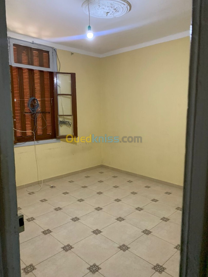 Location Appartement F4 Alger Belouizdad