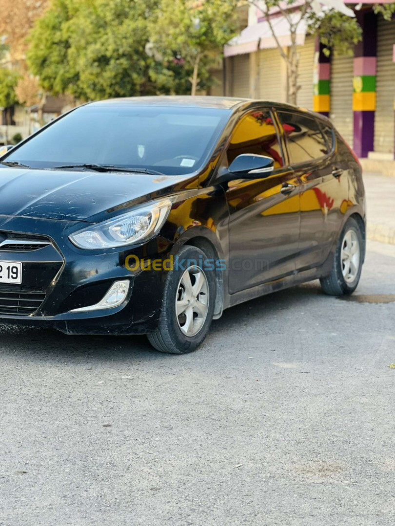 Hyundai Accent RB  4 portes 2012 