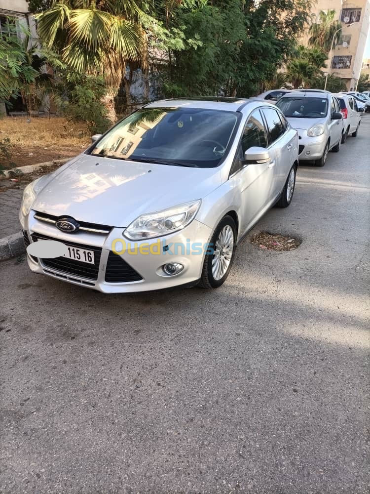 Ford Focus 4 portes 2015 Titanium