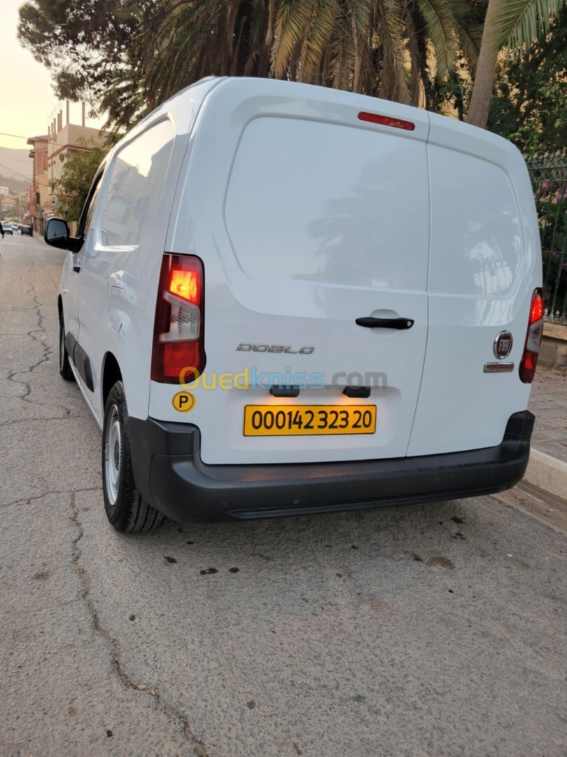 Fiat Doblo 2023 Italie