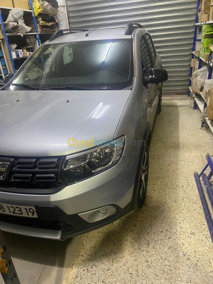 Dacia Stepway 2023 jdida machya 4000km 2023 Stepway 2023 jdida machya 4000km