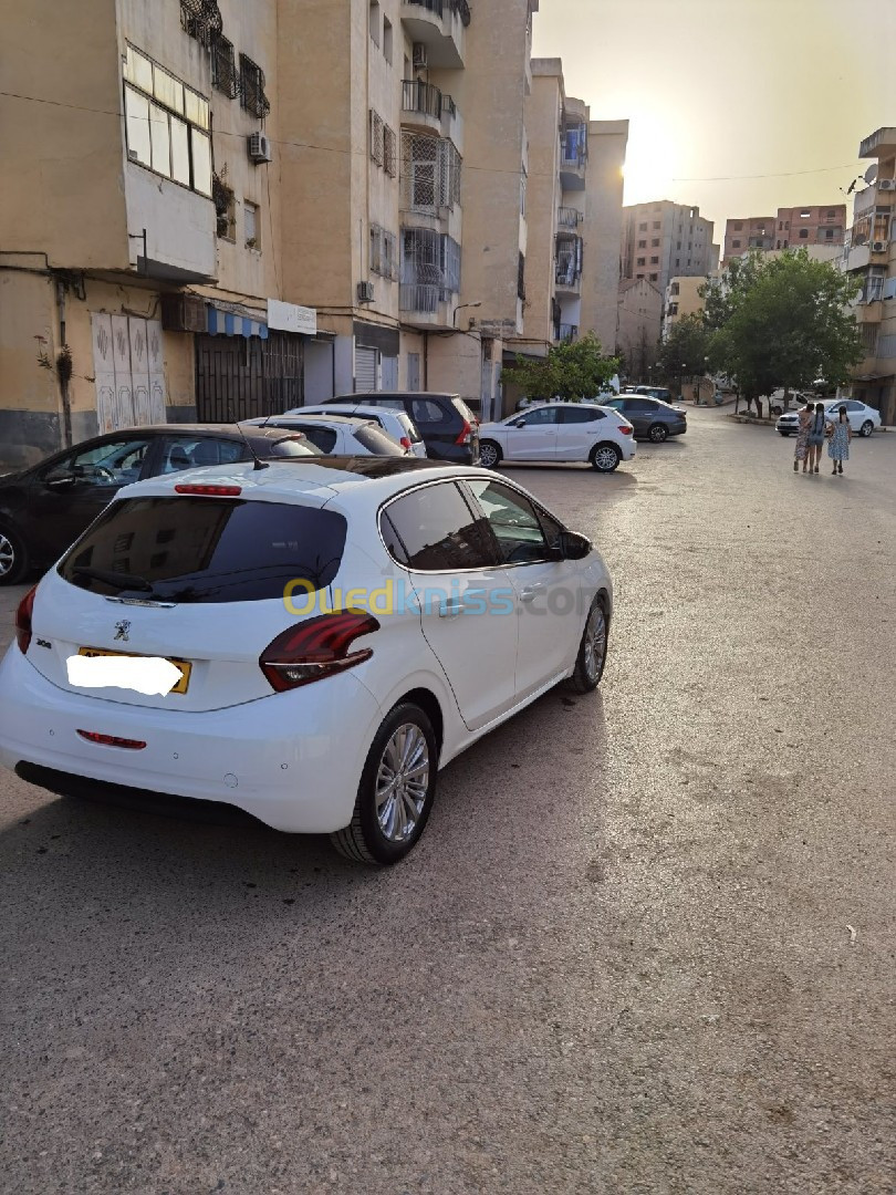 Peugeot 208 2019 Allure Facelift