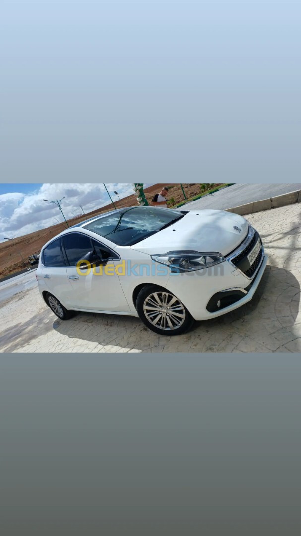 Peugeot 208 2018 Allure