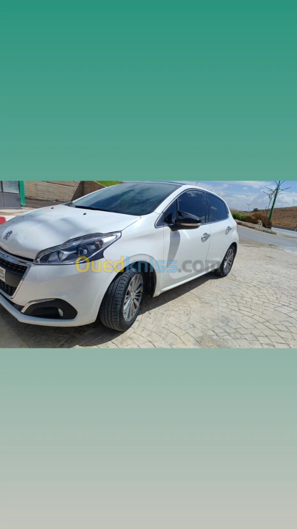 Peugeot 208 2018 Allure