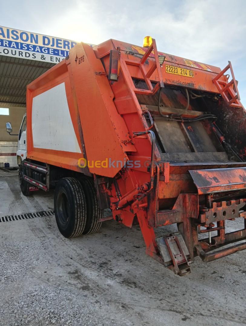 Foton 7t 2014 Benne tasseuse Bj3103 2014