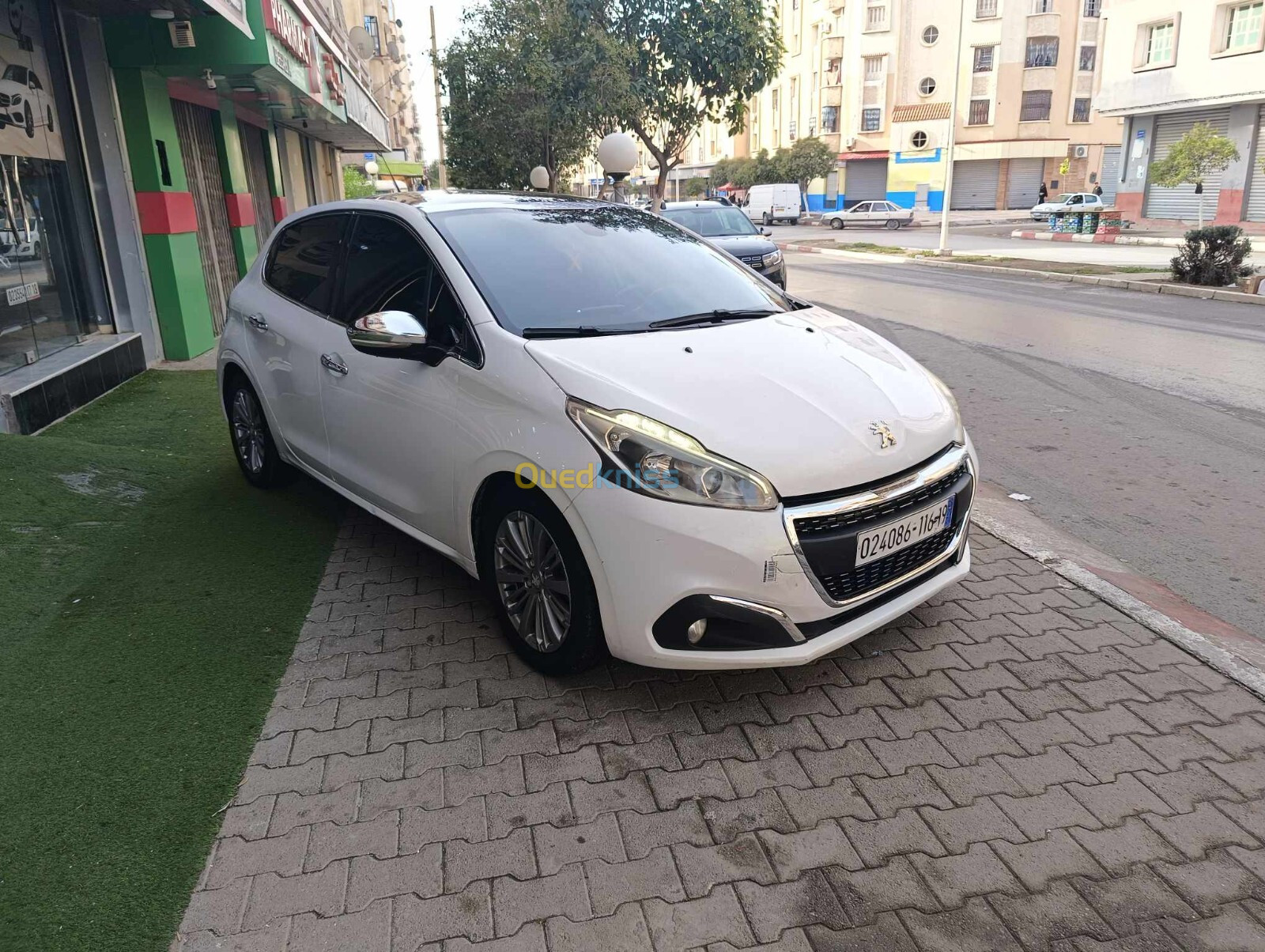 Peugeot 208 2016 Allure Facelift