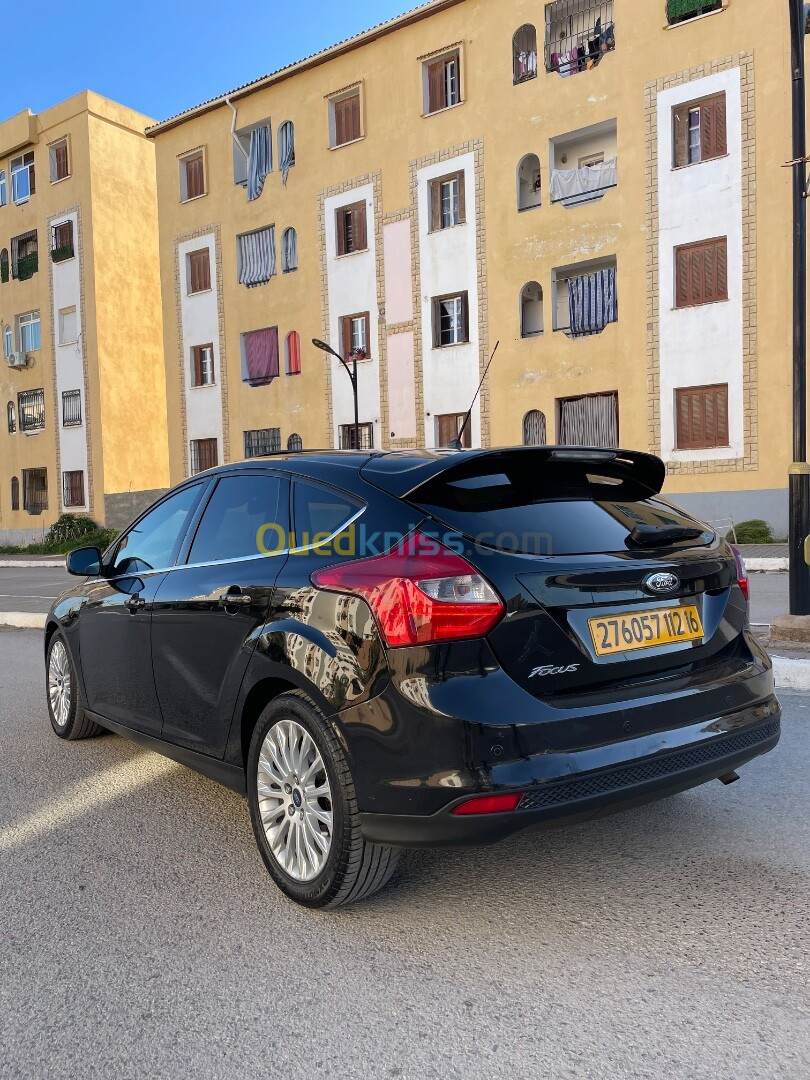 Ford Focus 5 portes 2012 Titanium