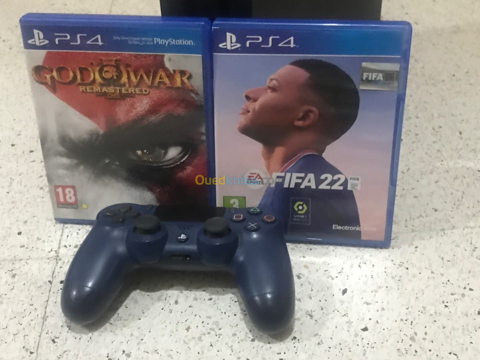 Ps4 pro 1to non flashe  +Fifa22 et god of war 