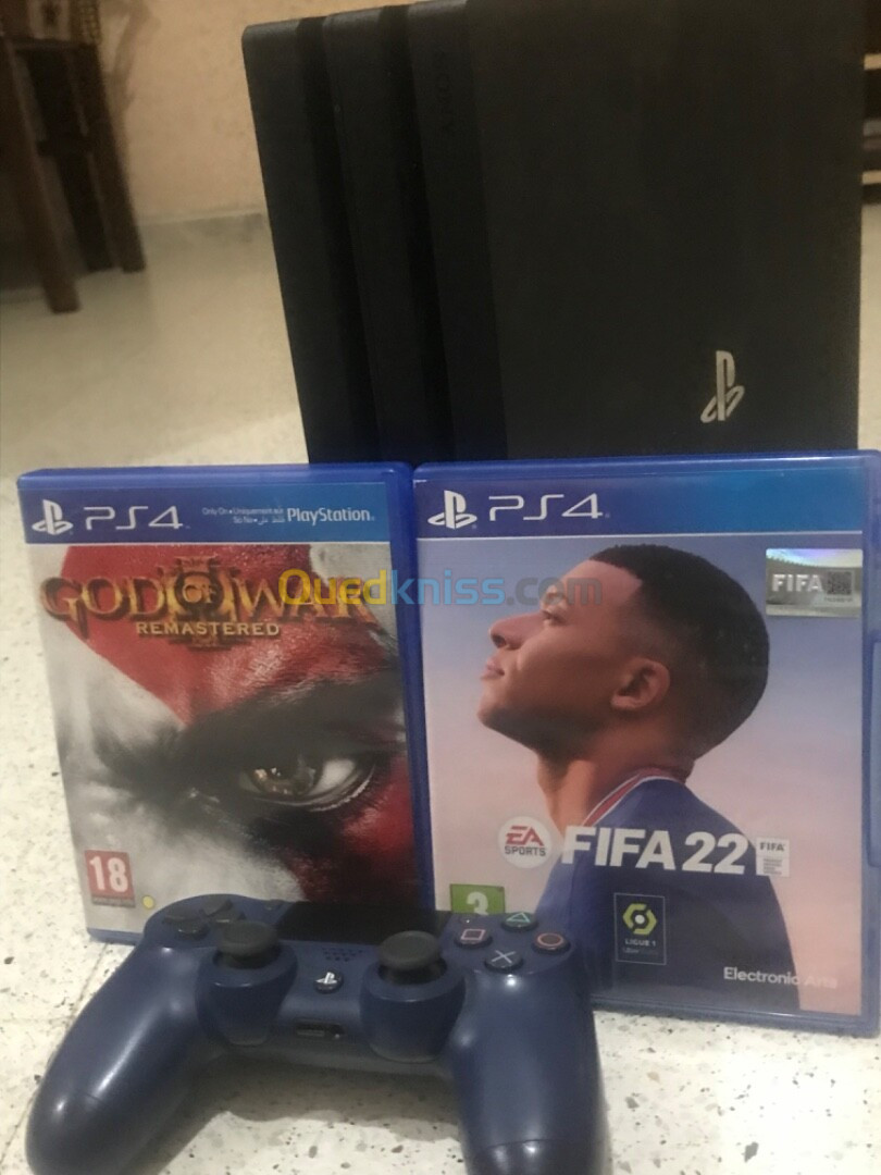 Ps4 pro 1to non flashe  +Fifa22 et god of war 