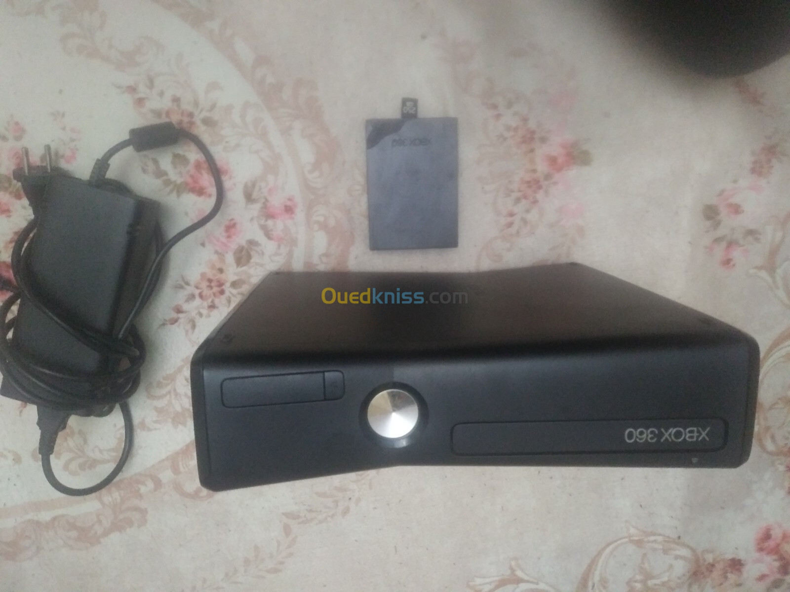 Xbox 360 slim 250 go