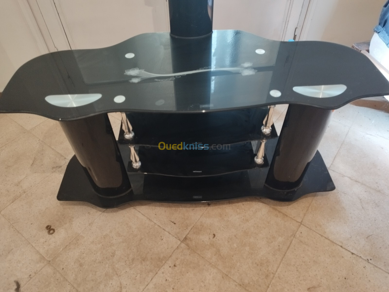 Table avec support de télé 