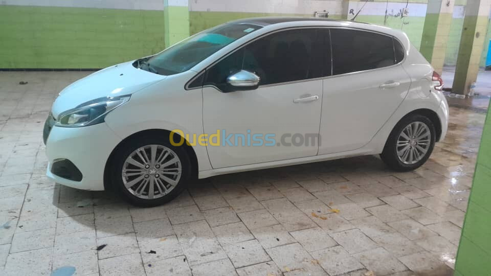 Peugeot 208 2018 Allure Facelift