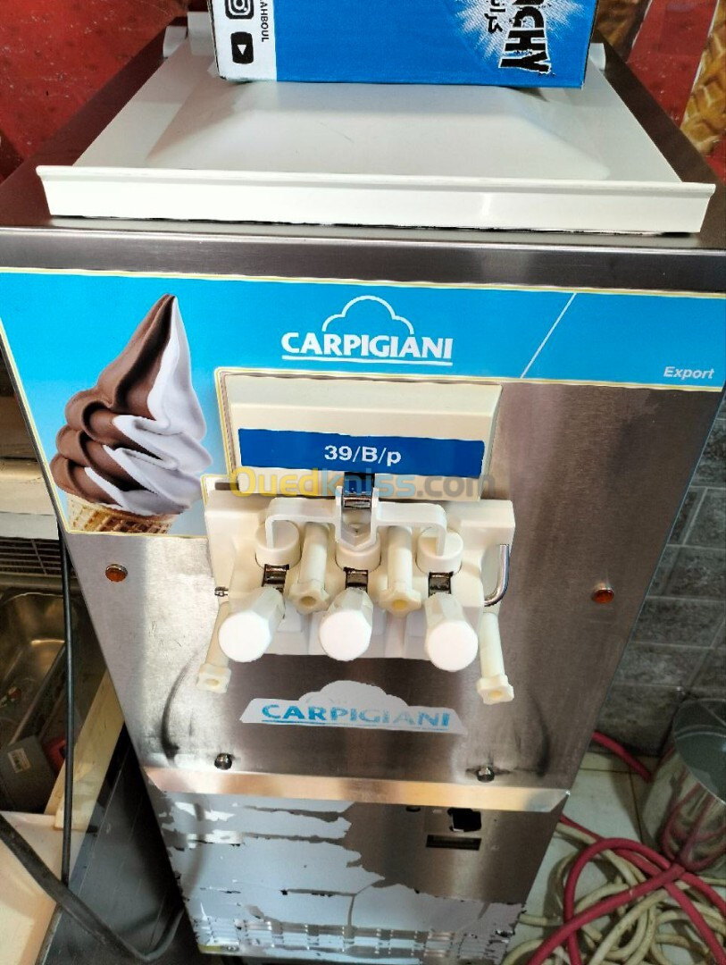 #Matériel de glace  #Machine à glace #carpigiani #excellence  #Frigo glace artisanale #gelato