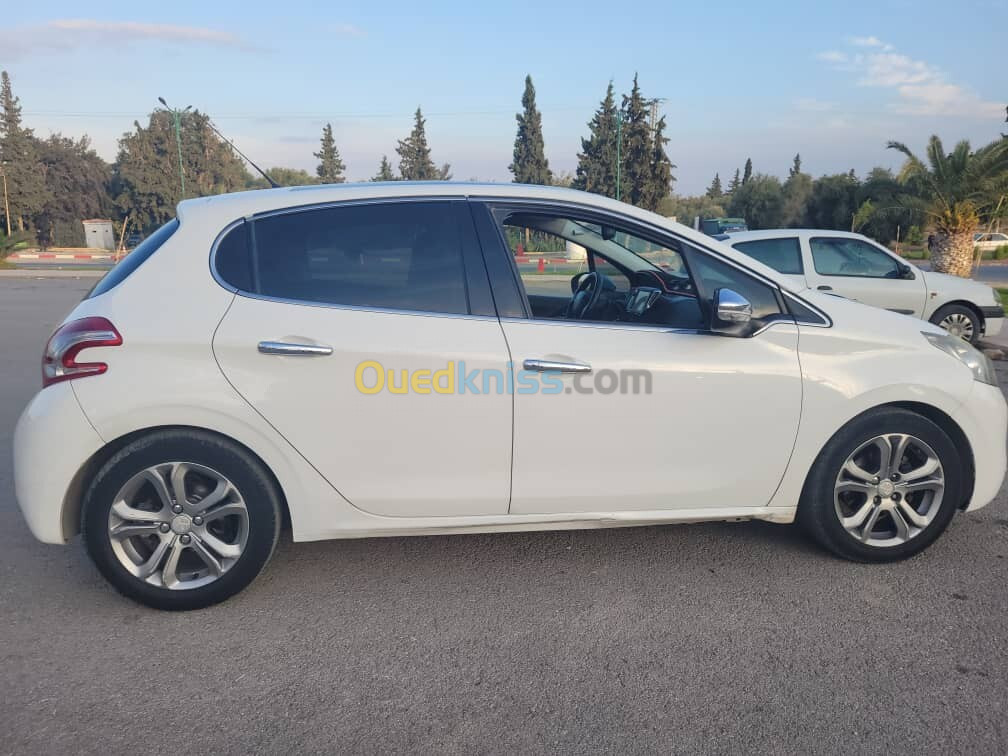 Peugeot 208 2014 Allure