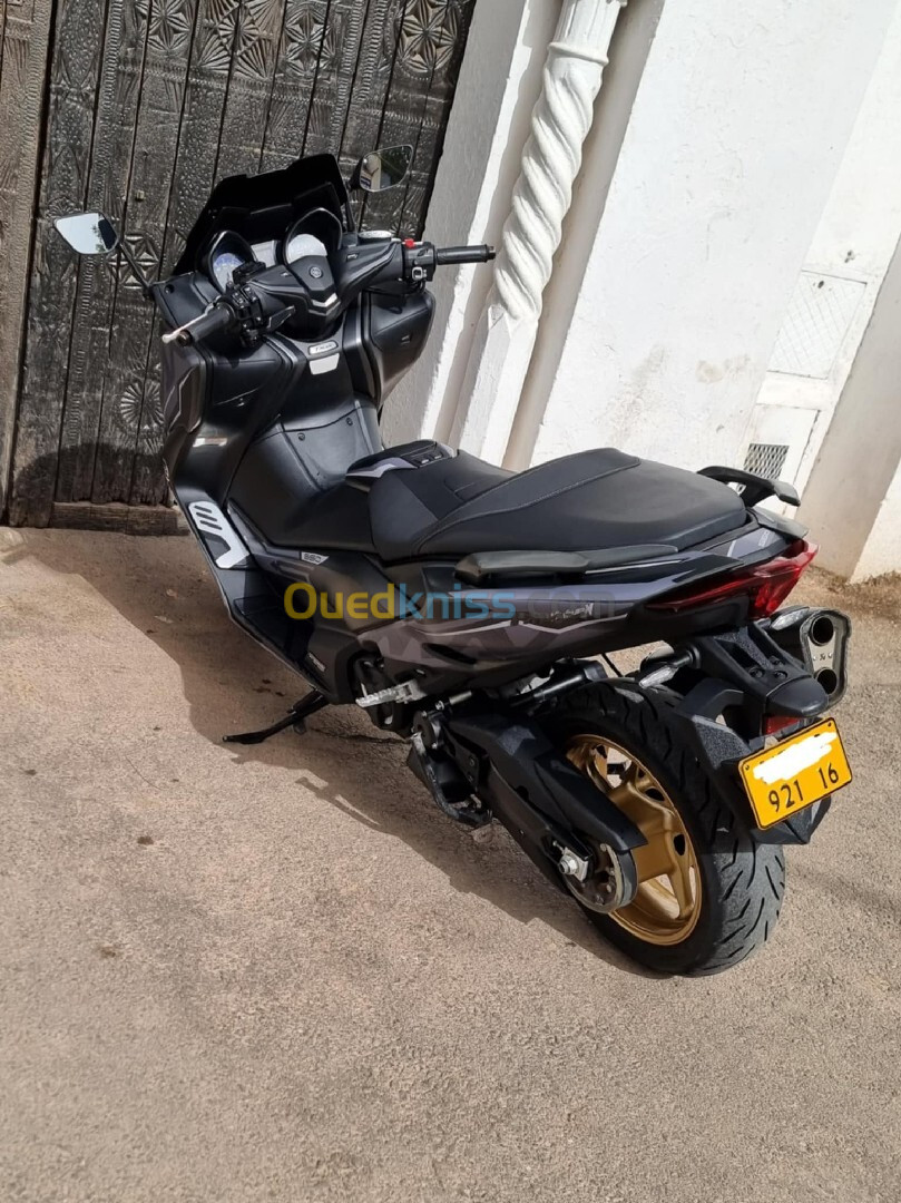 Yamaha Tmax 560 2021