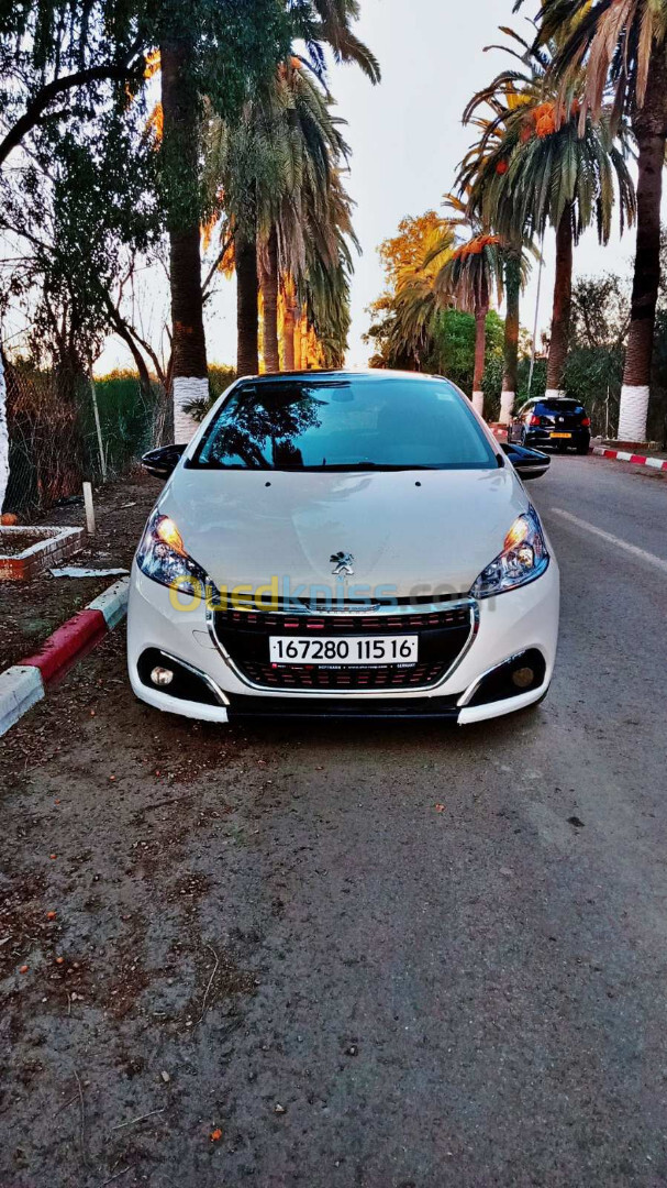 Peugeot 208 2015 