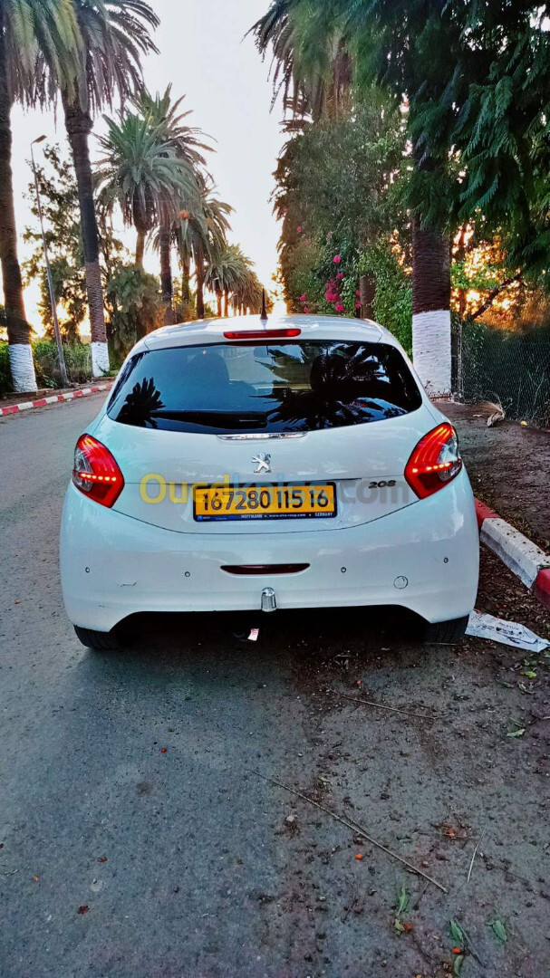 Peugeot 208 2015 