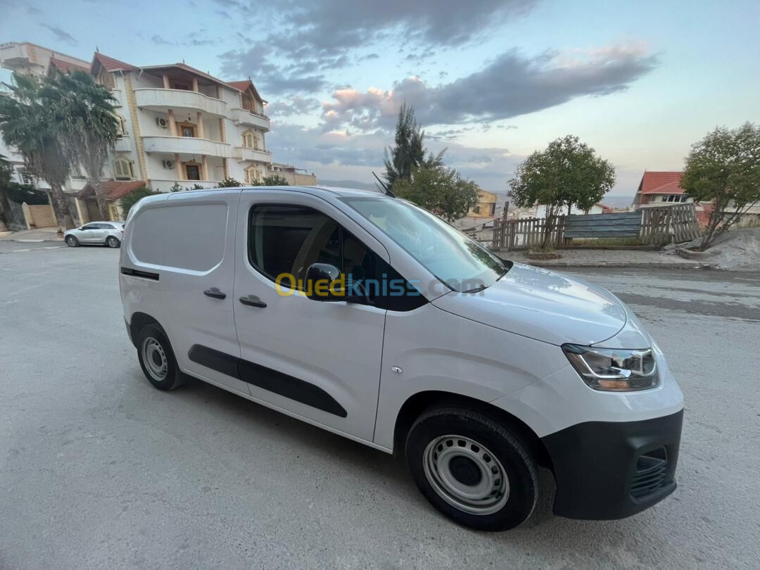 Fiat doblo 2023 italien