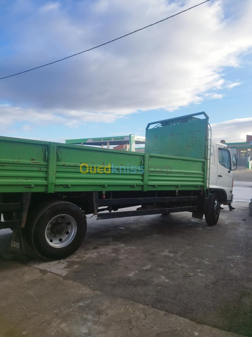 HINO Camion Hino 1521 2014