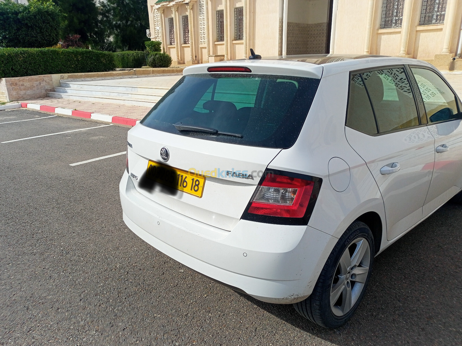 Skoda Fabia 2016 Style (avec toit panoramique)