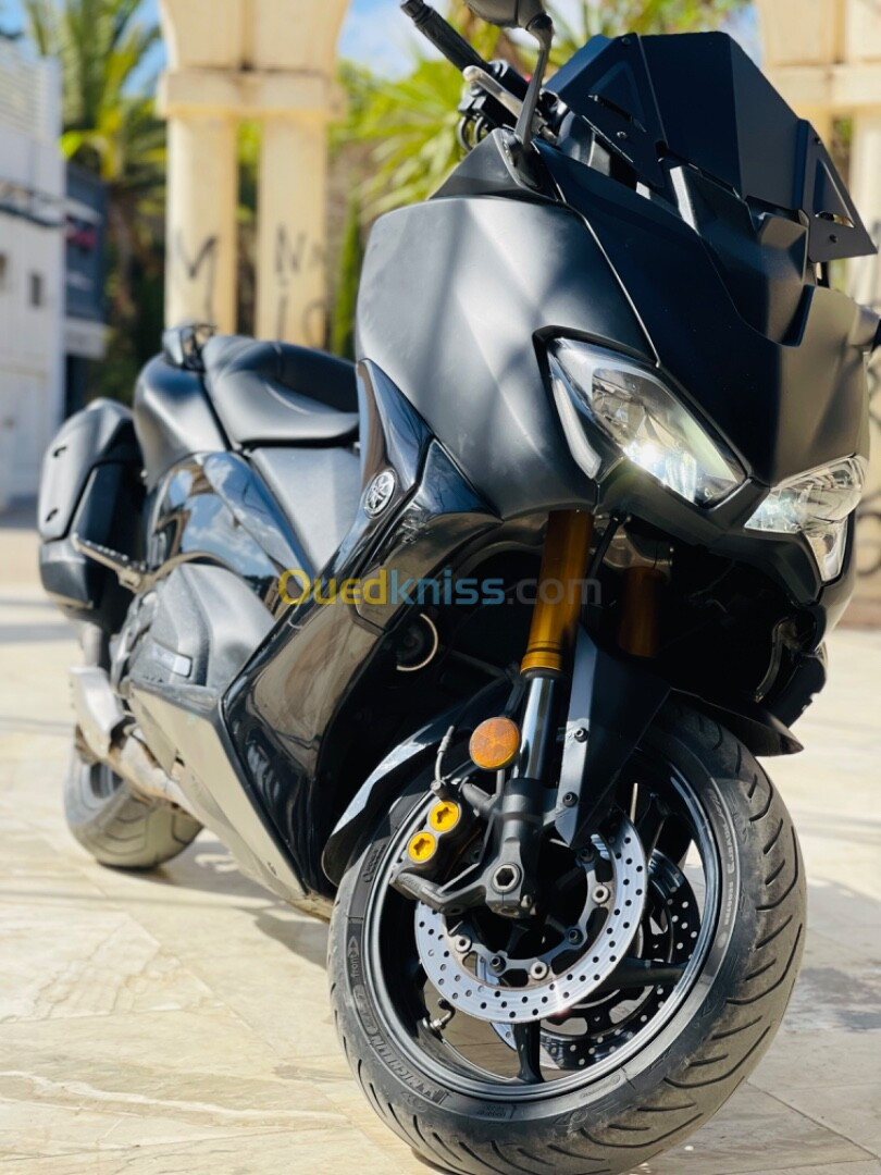 YAMAHA Tmax SX 2018