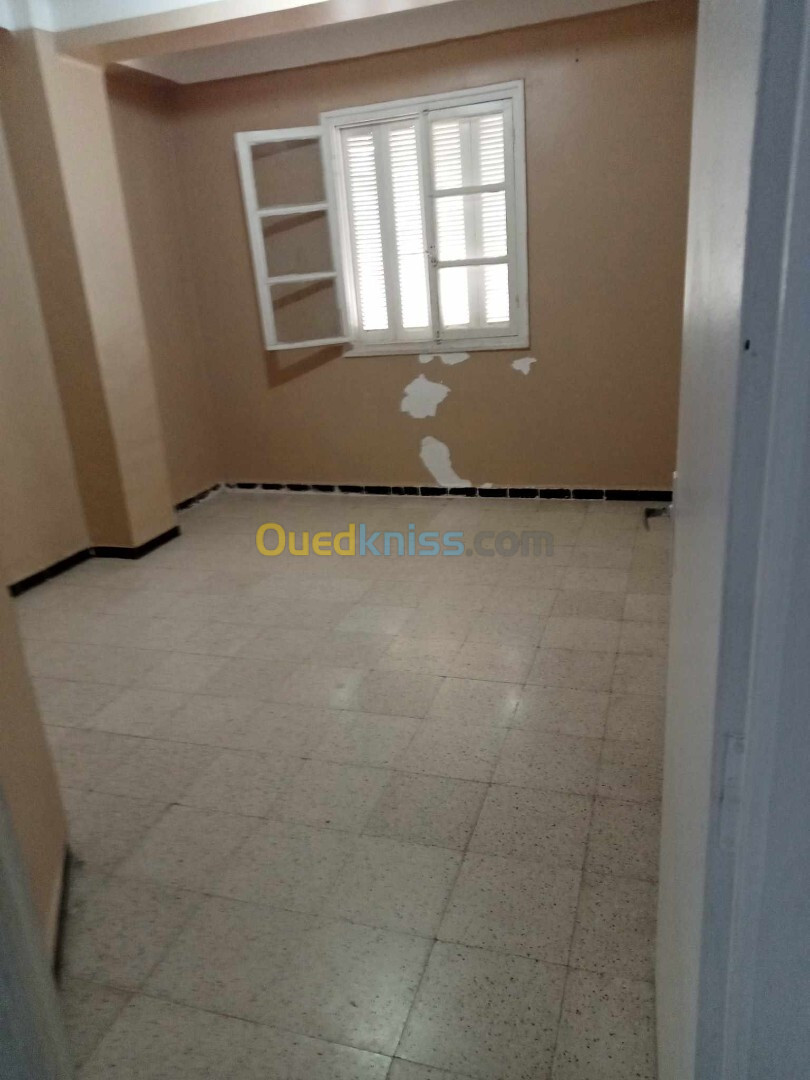 Location Appartement F1 Alger Saoula