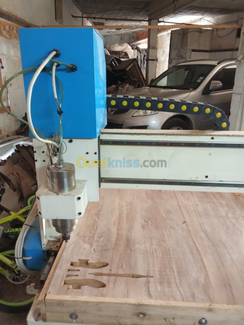 Vends CNC router 2.44/1.22