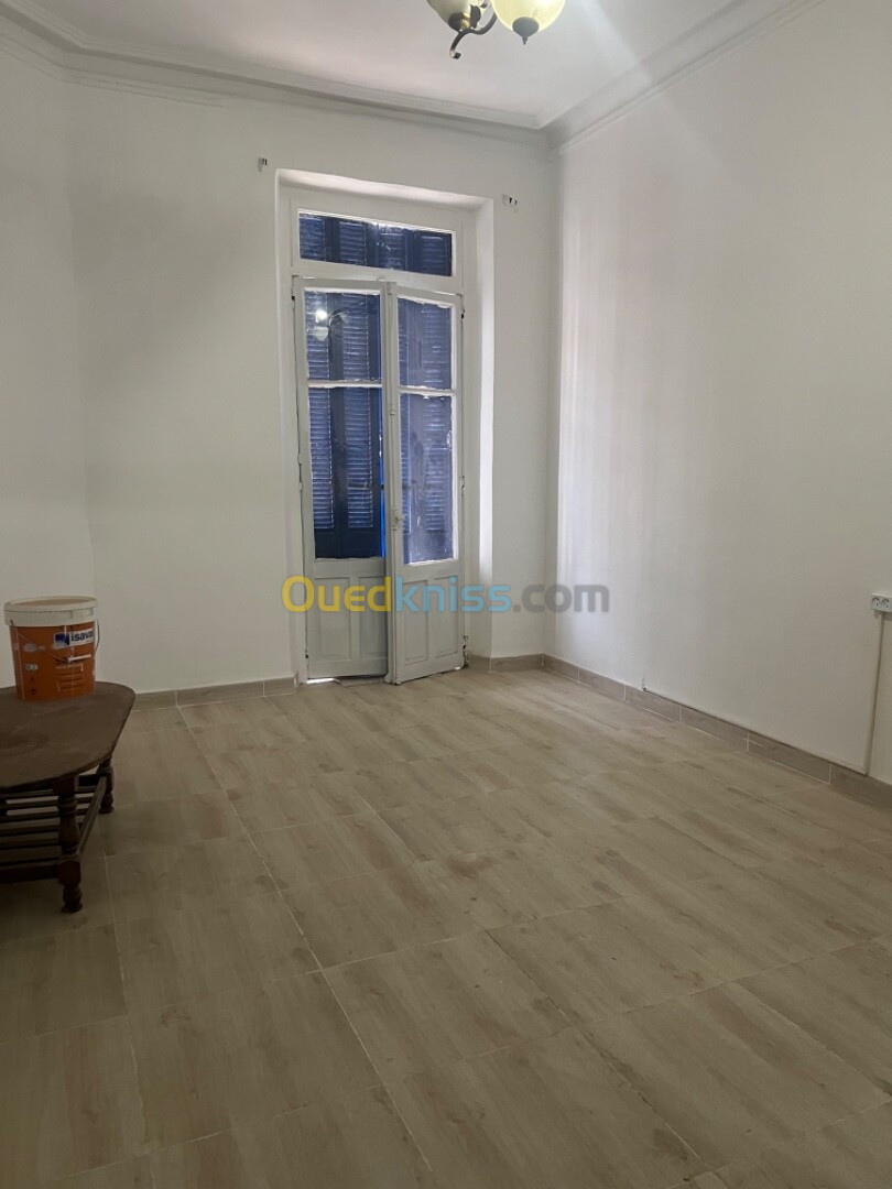 Location Appartement F4 Alger Bab el oued