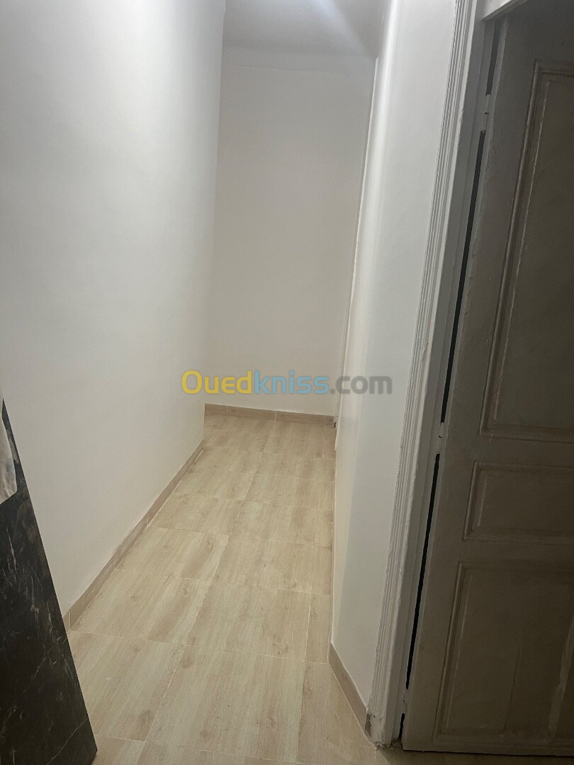 Location Appartement F4 Alger Bab el oued