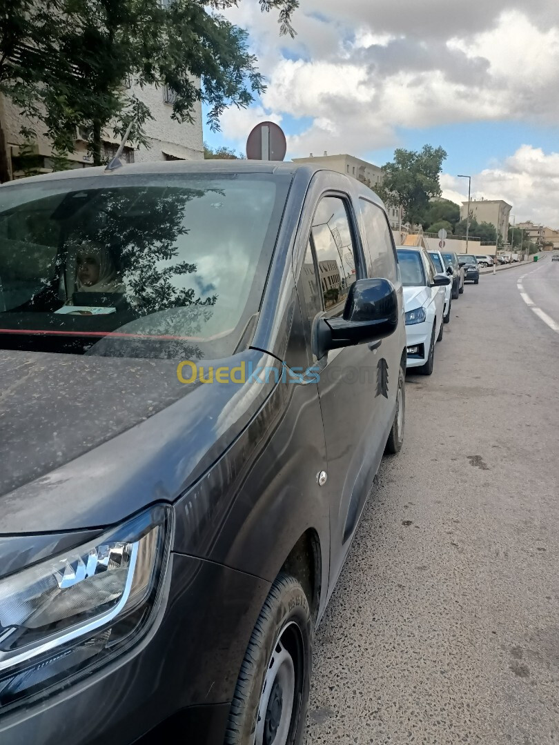 Fiat Doblo 2023 ايطالية