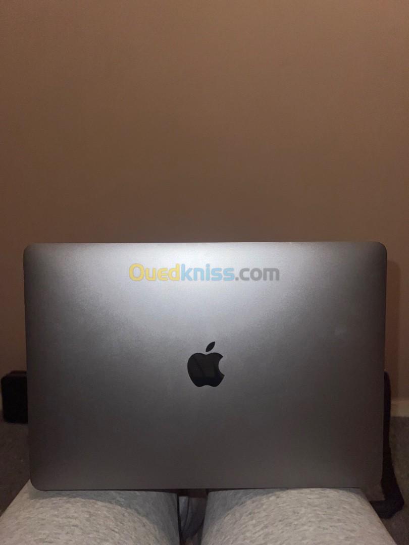 MACBOOK AIR M1