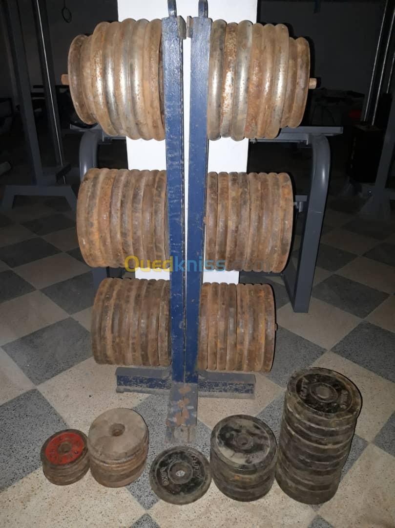 matériel et machine de salle de musculation