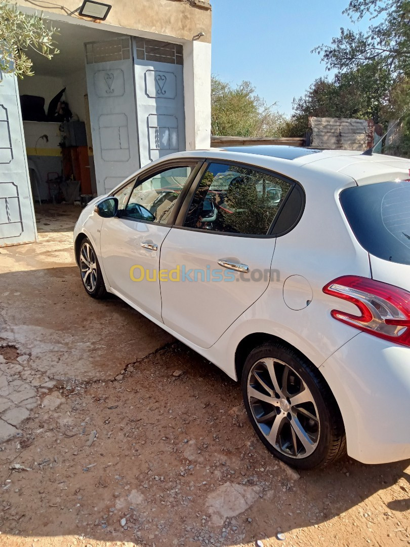 Peugeot 208 2012 Allure