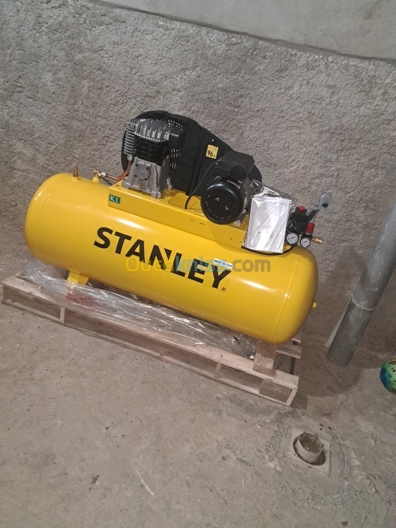 Compresseur stanley 100 litres. 200 litres 270 litres 