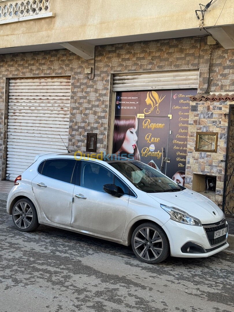 Peugeot 208 2013 