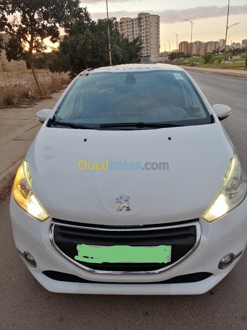 Peugeot 208 2015 Allure