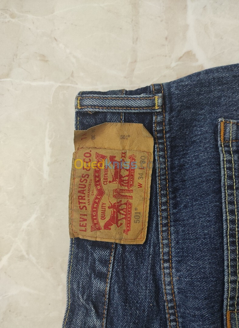 Jean 501 levis Original from UK etat neuf jamais utilisé 