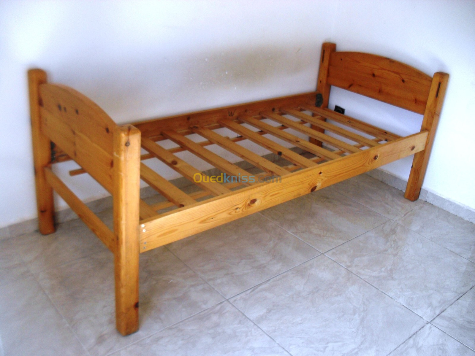 3 LITS EN BOIS SCANDINAVE