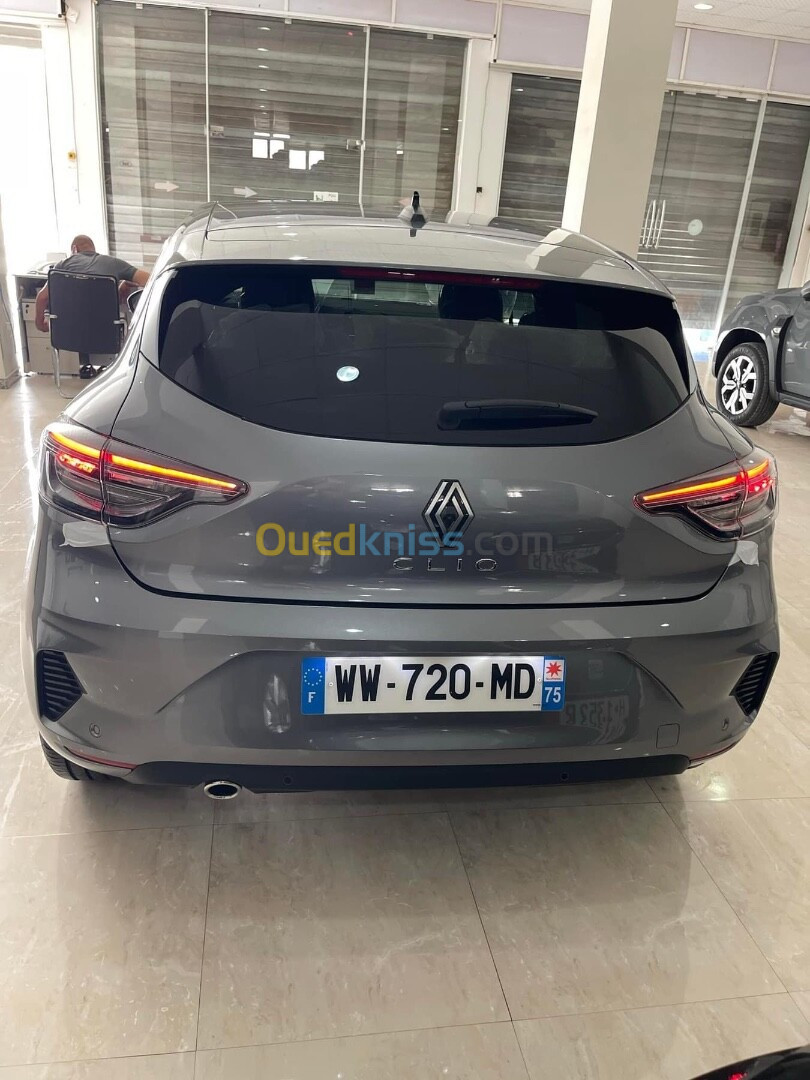 Renault Clio 5 gris souris 2024 Évolution full options