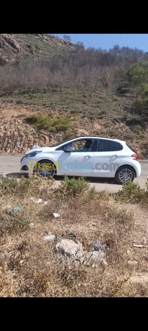 Peugeot 208 2015 Allure Facelift