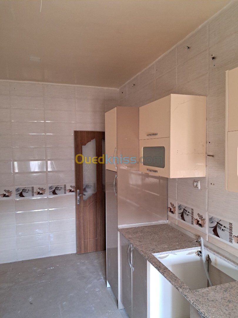 Location Appartement F4 Oran Sidi chami