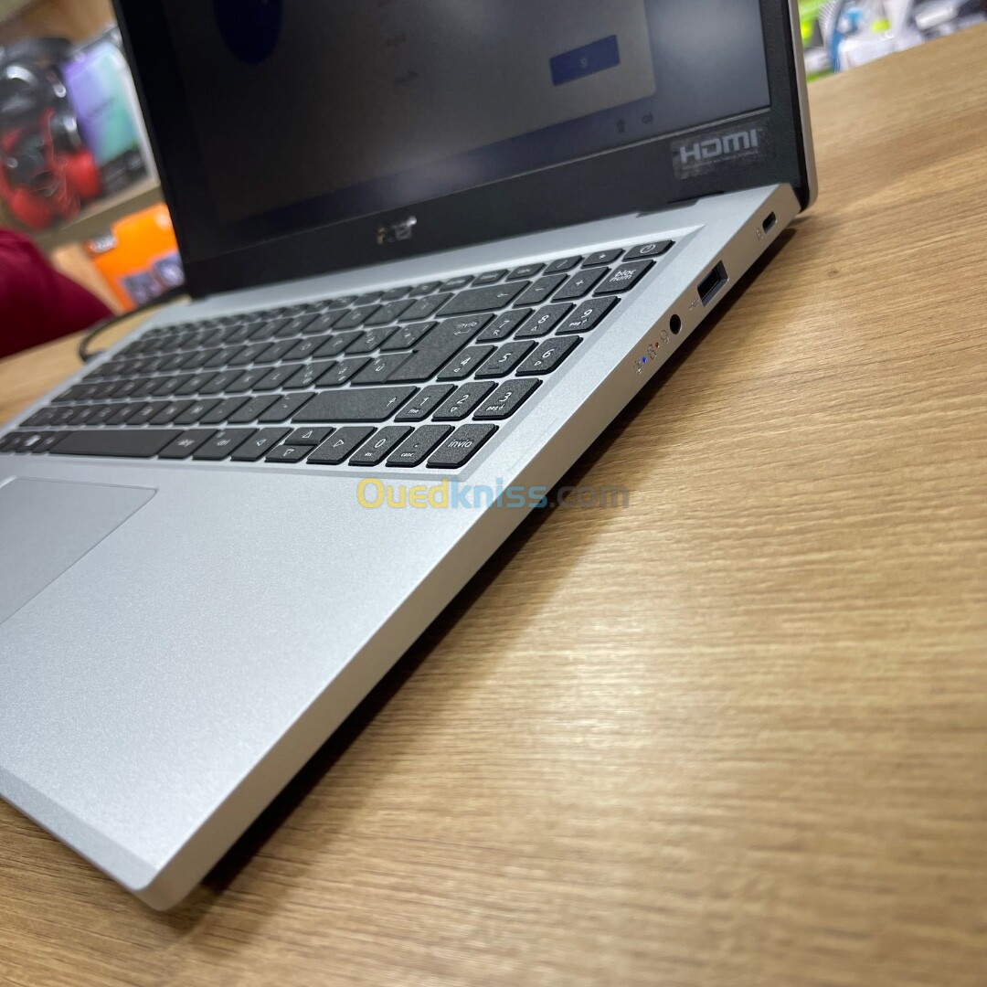 Laptop acer i3 N305 8Gb 256SSd 15.6FHD