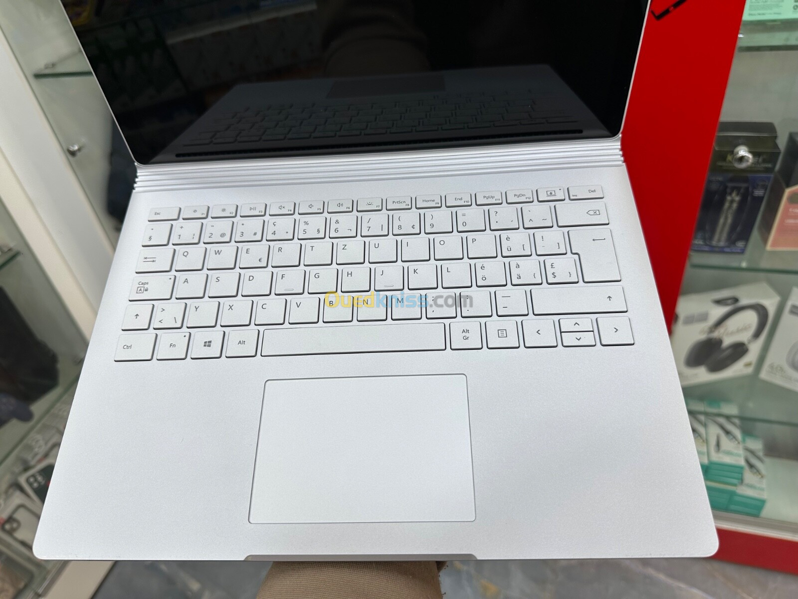 Microsoft surface book 2