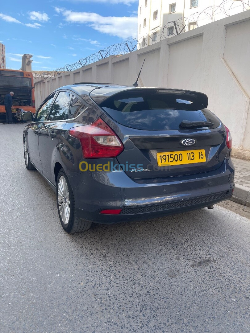 Ford Focus 5 portes 2013 Titanium