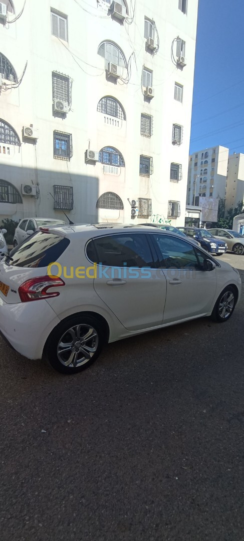 Peugeot 208 2014 Allure